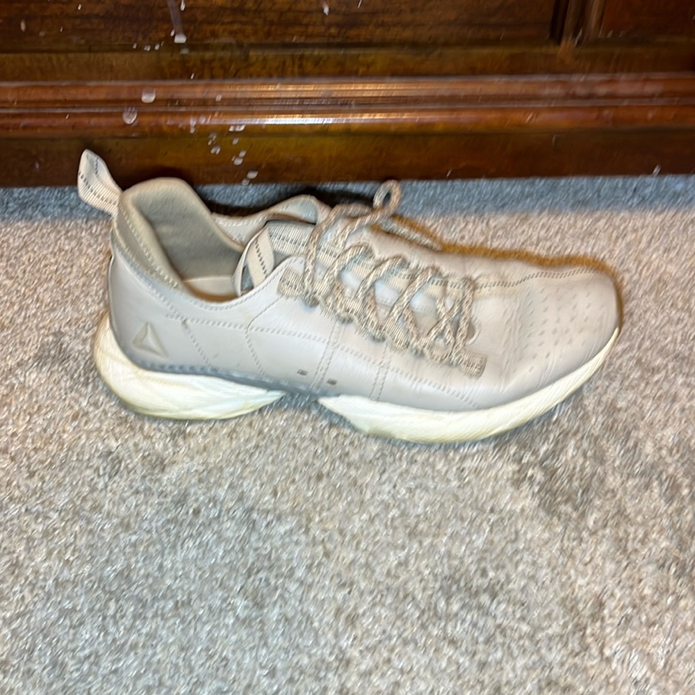 Reebok Split Tech Floatride unisex shoe (men’s 10)